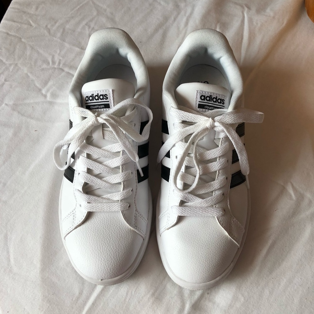 Women’s Adidas leather sneakers size 7